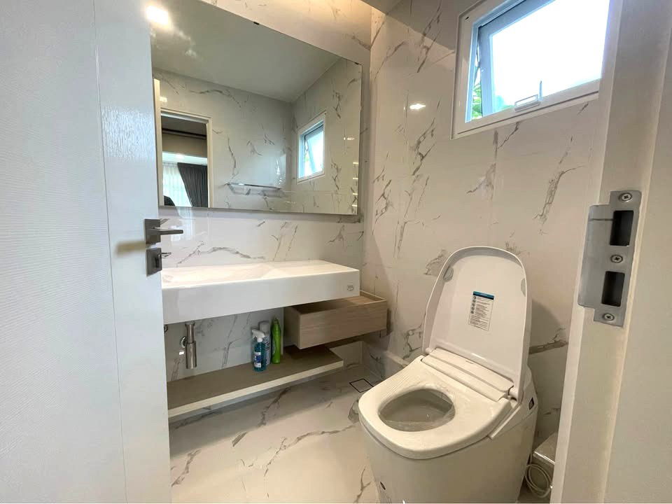 picture Single House Mantana Bangna – Wongwaen | 4 Bedrooms 5 Bathrooms, have Maid’s Room | Near ICS & Concordian International School - 18/24