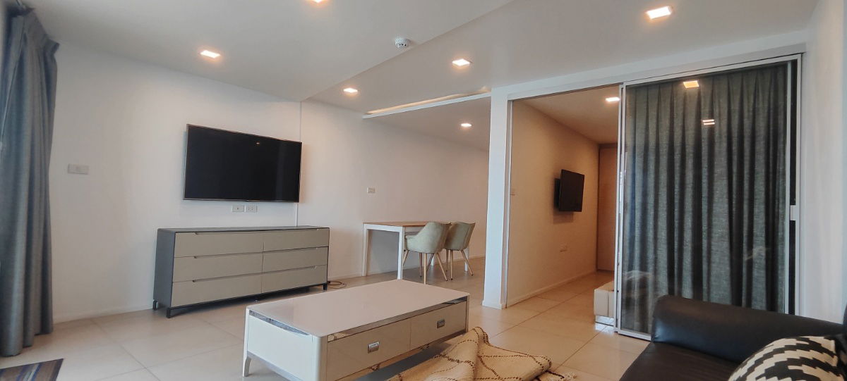 picture Beachfront Condo Pattaya for sale at Water's Edge, Sea View - 10/22