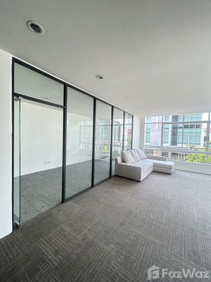 รูป ทาวน์เฮ้าส์ให้เช่า 10 ห้องนอน ในโครงการ บิซ แกลเลอเรีย นวลจันทร์ 5576051 - รูปที่ 10/30