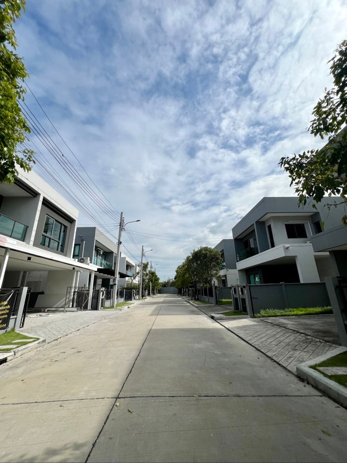 picture 🏡 [For Sale] URGENT SALE – Corner Single House, 3 Bedrooms Centro Ramindra–Chatuchot 2 | Excellent Condition | Ready to Move In   - 26/44