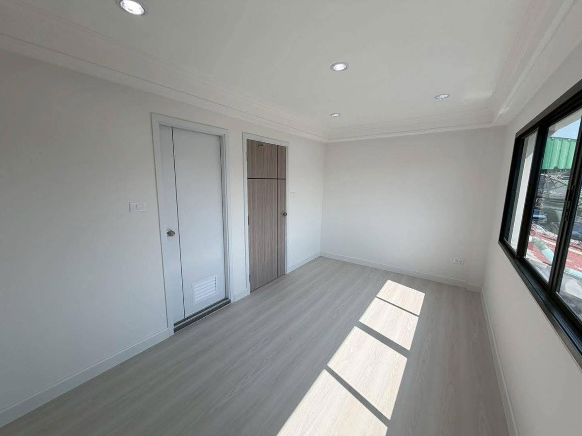 รูป ทาวน์โฮม 3 ชั้น เล่นระดับ แต่งใหม่ ซอยนาคนิวาส37 โชคชัย4 ซอยนาคนิวาส37 แยก 1-8 ถนนประดิษฐ์มนูธรรม ลาดพร้าว - รูปที่ 17/37