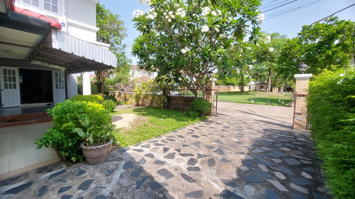 รูป ให้เช่าบ้านเดี่ยวสองชั้น  4 ห้องนอน 3 ห้องน้ำ 2  ห้องครัว  2  ที่จอดรถ - รูปที่ 3/26