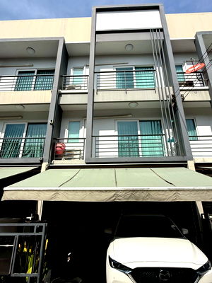 ทาวน์โฮม กรุงเทพมหานคร : 💥CP-9587💥ขายทาวน์โฮม 3 ชั้น   โครางการ บ้านกลางเมือง สวนหลวง 👉แอดไลน์ @rangrak