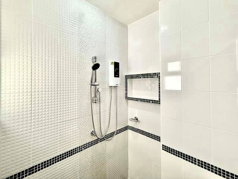 picture Pool villa for sale in Pattaya, fully furnished, Chaiyaphruek 2, near Jomtien Beach - 11/14