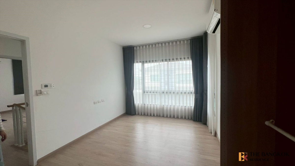 picture casa ville wongwaen-ramintra  condo in cbd, below market price - 3/10