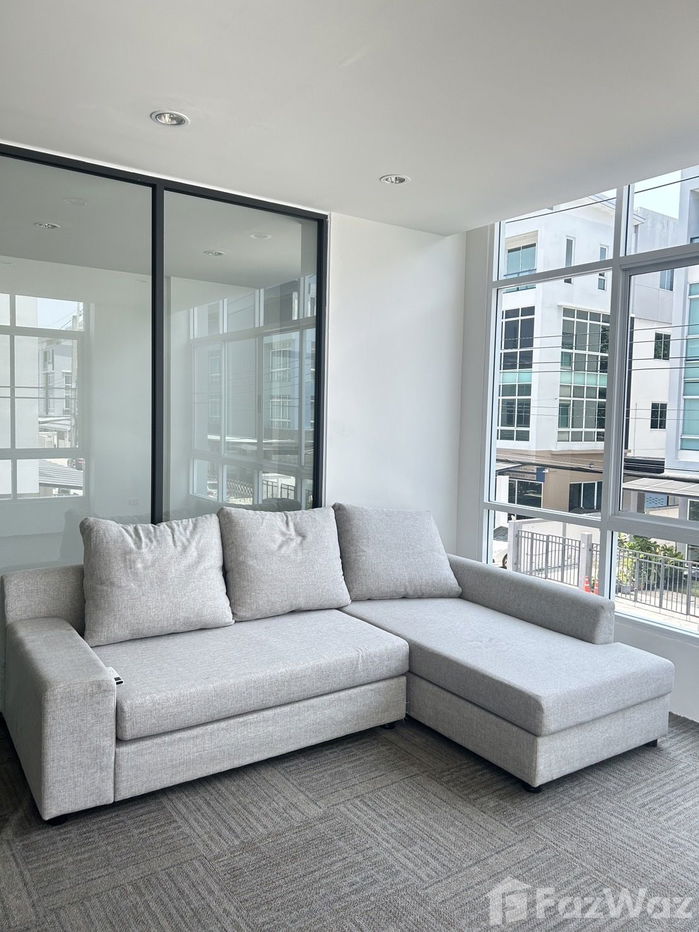 รูป ทาวน์เฮ้าส์ให้เช่า 10 ห้องนอน ในโครงการ บิซ แกลเลอเรีย นวลจันทร์ 5576051 - รูปที่ 12/30