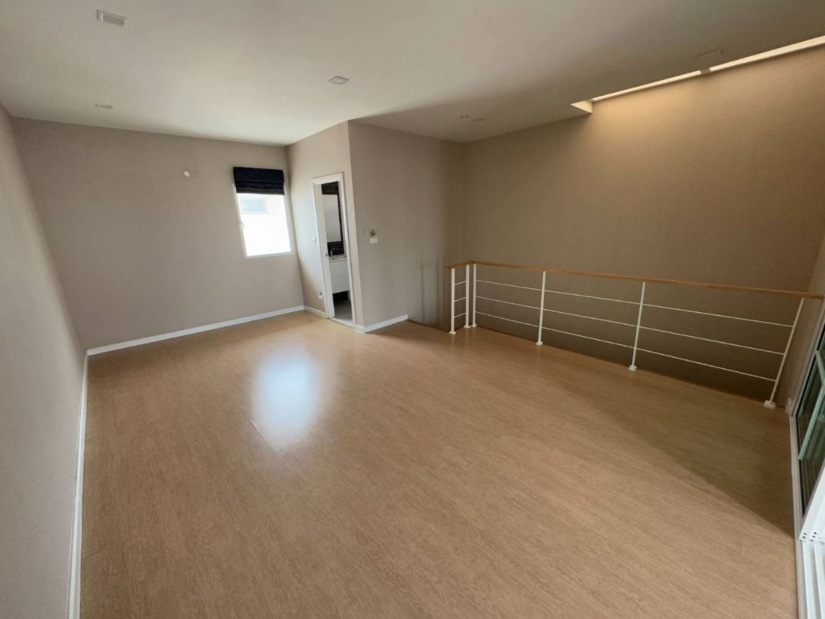 picture 💥CP-9576💥 Premium townhome for rent in Patio Village, Bangna-Wongwaen. Fully furnished and equipped. Ready to move in. 👉 Add Line @expertcondo - 13/21