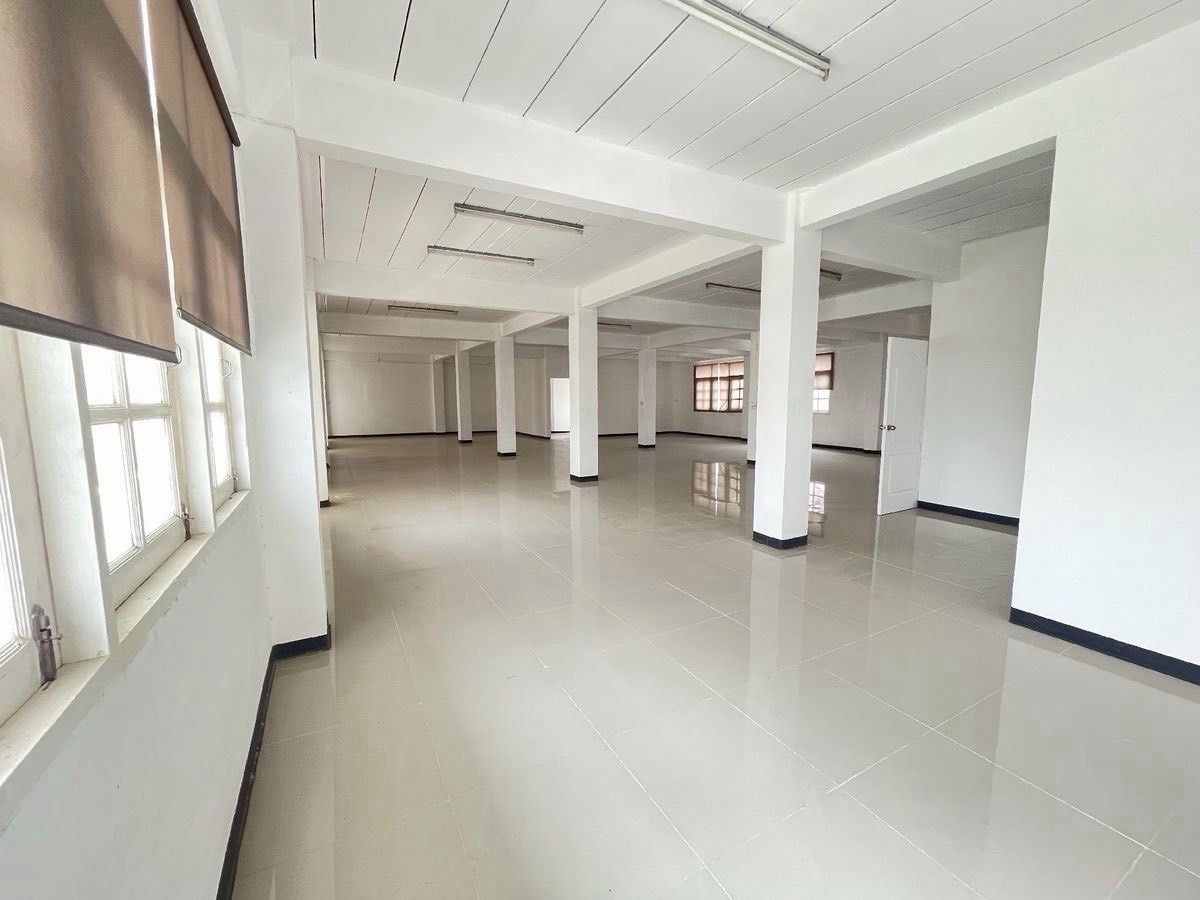 รูป ขายอาคารพาณิชย์ 4 ชั้น 5 คูหา ที่ดิน 100 ตร.วา ใกล้สุขุมวิท เดินทางง่าย ครบทุกฟังก์ชันธุรกิจ - รูปที่ 7/17