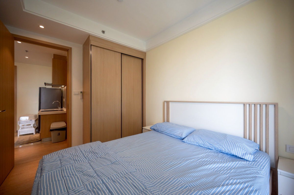 picture For Rent Condo REGAL SATHON - NARADHIWAS Building 1, Floor 10,1 bed room, Room size 32 sqm - 7/10