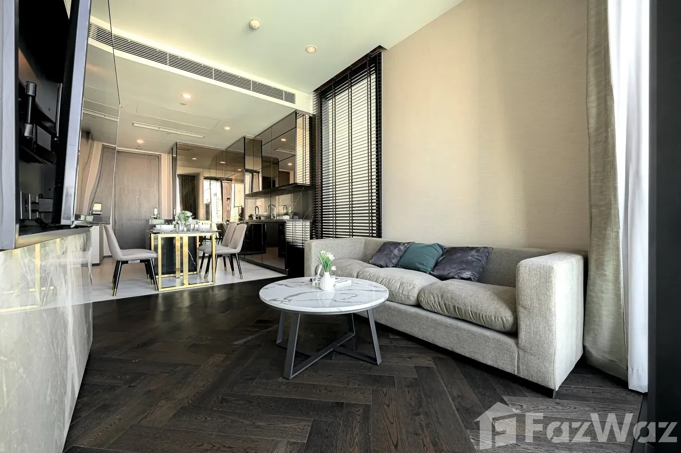 picture . 1970066 - 4/34