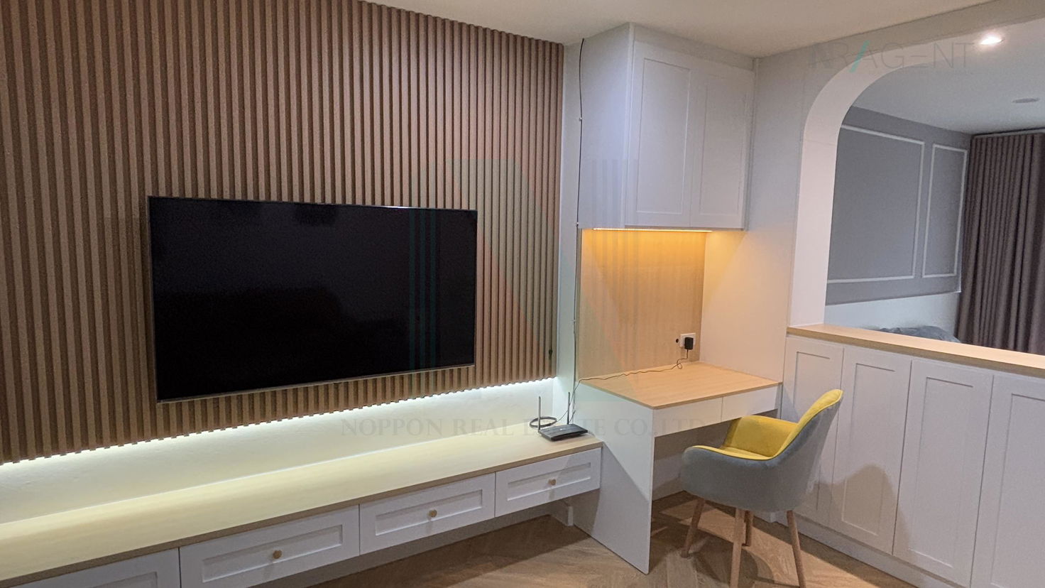 picture For Rent Condo SUKHUMVIT SUITE Building , Floor 18,1 bed room, Room size 42.00 sqm - 1/8