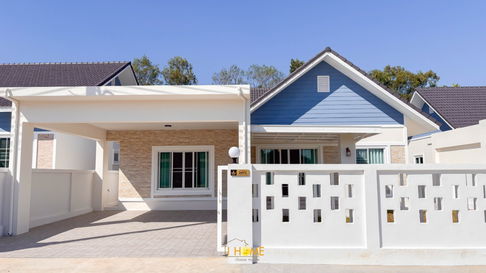 Single-storey detached house for sale  3 bedrooms 2 bathrooms and 2 parkings.