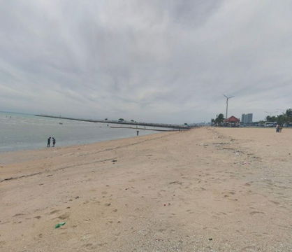 Land for sale in Sattahip, beautiful plot, prime location, next to the sea at Ban Amphoe Beach