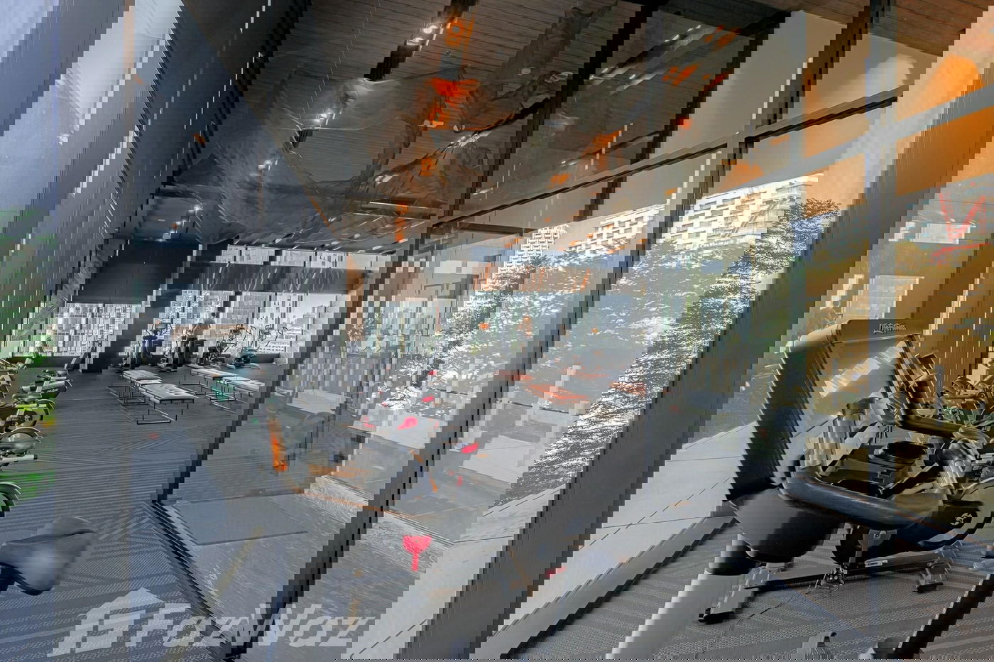 picture . 1970066 - 32/34