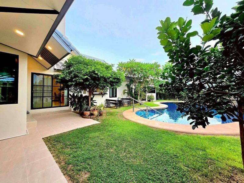 picture Pool villa for sale in Pattaya, good location, near Map Prachan Reservoir, Bang Lamung, Chonburi - 2/18