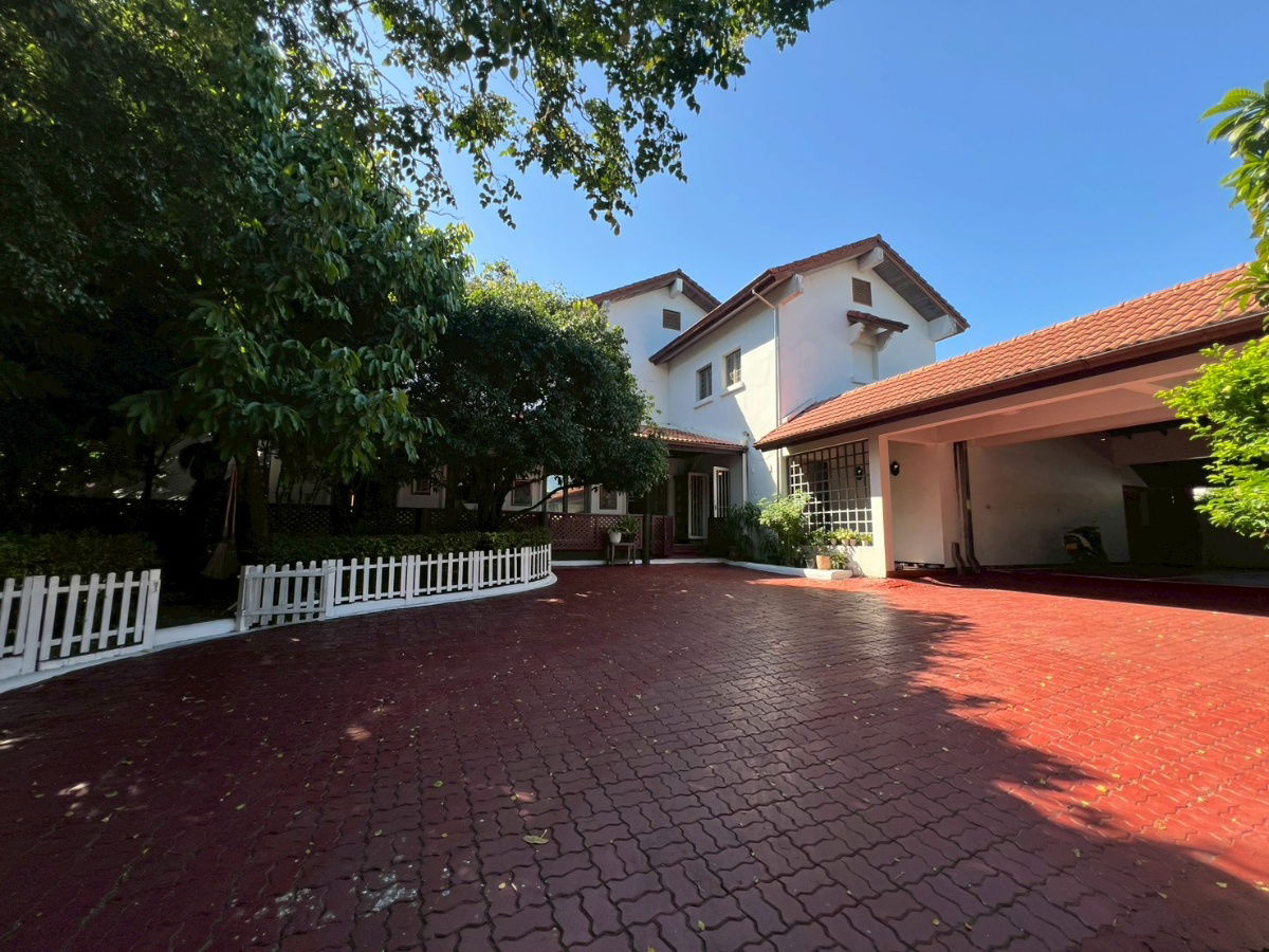 รูป 💙💙 ขายคฤหาสน์หรูกว่า 1 ไร่   📍📍ใจกลางสุขุมวิท 71 💛พื้นที่ใช้สอยกว่า 1,000 ตร.ม.  - รูปที่ 1/20