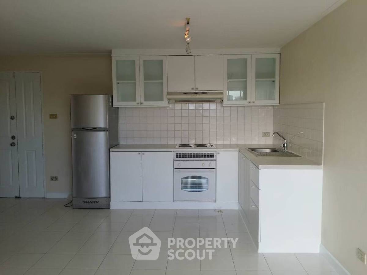 picture 2-BR Condo at Waterford Park Rama 4 near BTS Phra Khanong (ID 515201) - 1/11