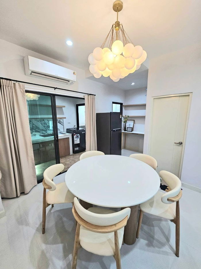 รูป ให้เช่าทาวน์โฮม Baan Klang Muang Rama 9 Krungthep Kreetha ทาวน์โฮม 3 ชั้น 152 ตร.ม. บนที่ดิน 20 ตร.ว. บ้านใหม่ ตกแต่งครบ  - รูปที่ 4/18