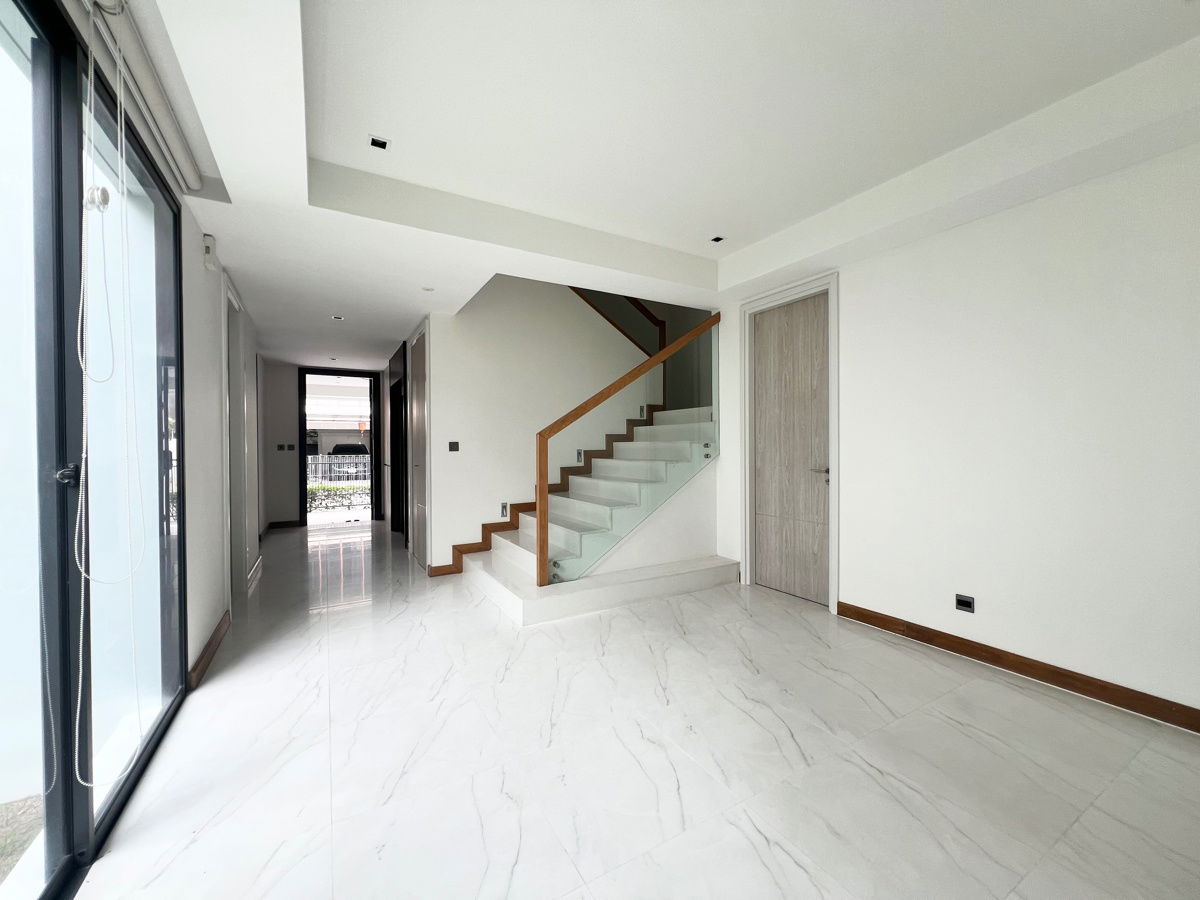 รูป ✅Single House for Rent Parc Priva 5 bedrooms with private lift near Central Rama9 Fully furnished - รูปที่ 3/20