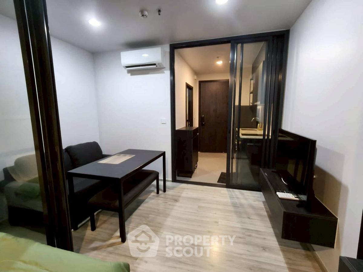 picture 1-BR Condo at XT Huaikhwang near MRT Huai Khwang (ID 2445931) - 2/10
