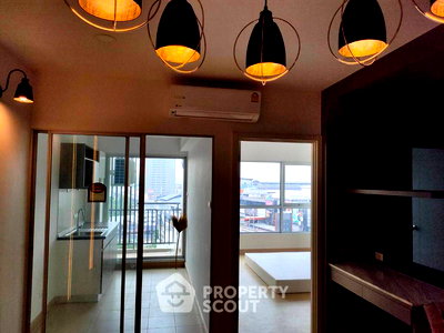 Condos for sale Phutthamonthon Sai 1 Road  : 1-BR Condo at Supalai Veranda Phasi Charoen Station near MRT Phasi Charoen (ID 2465758)