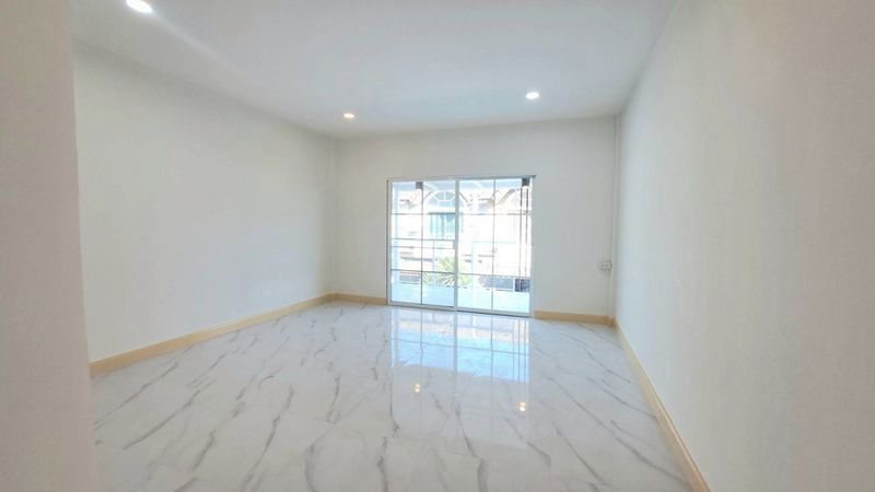 รูป ฟรีโอน! ทาวน์เฮ้าส์ 2 ชั้น มนวดี วัดลาดปลาดุก (ซอย 13) | 3 นอน ตกแต่งใหม่ พร้อมอยู่! | 1.59 ลบ. - รูปที่ 9/20