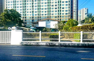 Houses for rent ถนนวิภาวดีรังสิต : House with warehouse, near the main road, plenty of usable space, Soi Phaholyothin 30