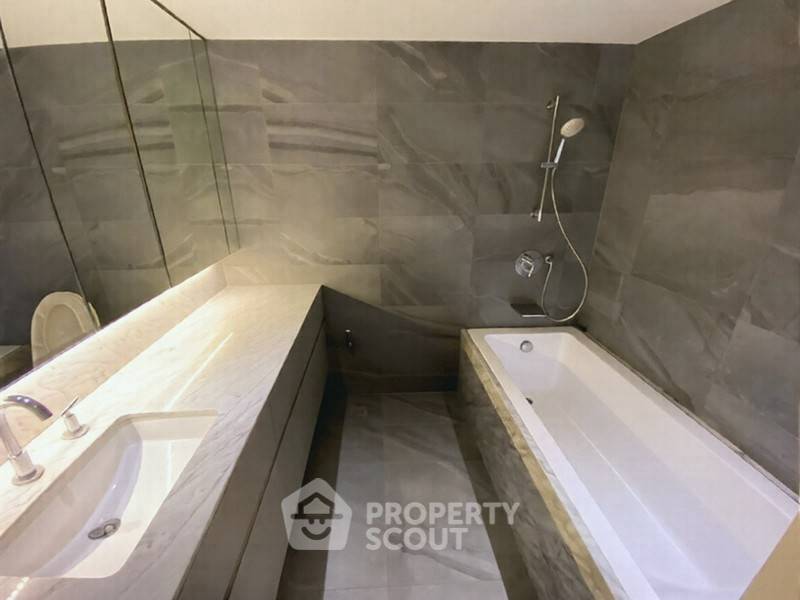 picture 4-BR Condo at Sathorn Park Place Condominium near MRT Lumphini (ID 2464713) - 8/11