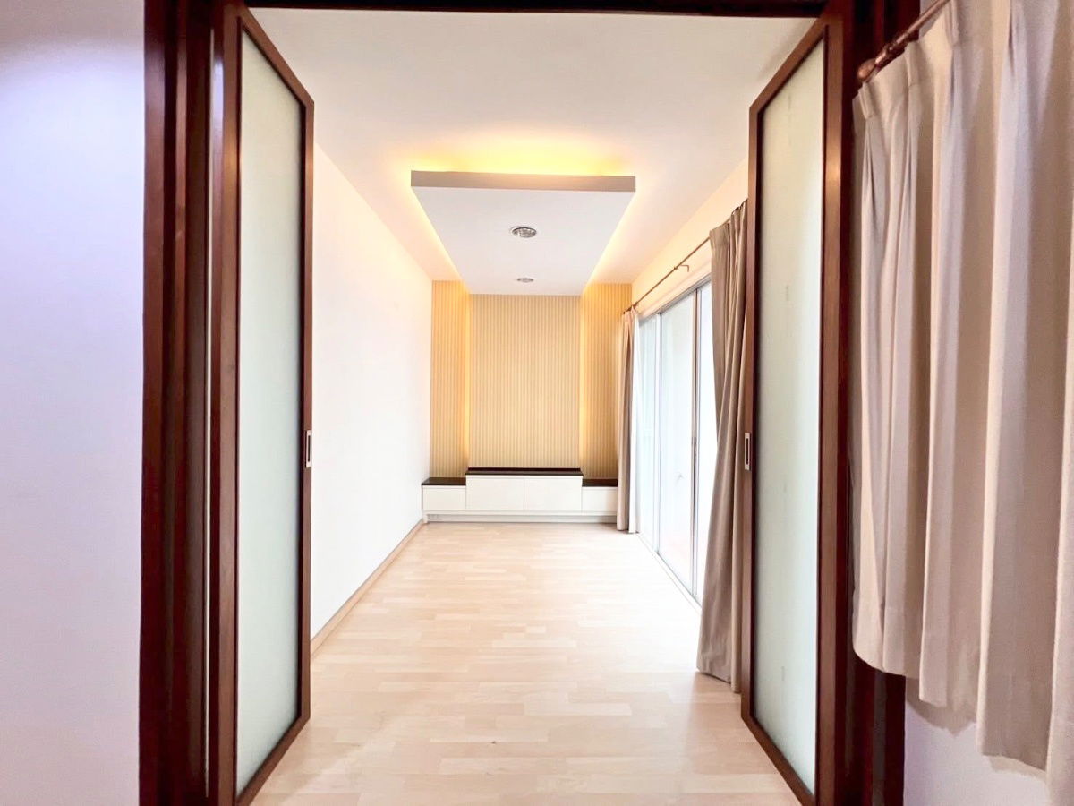 picture For Rent Noble Cube Pattanakarn 3-storey townhome, fully furnished with full electrical appliances. Ready to move in. near Ekkamai–Thonglor - 7/9