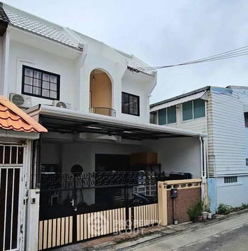 6-BR Townhouse near BTS Saphan Khwai (ID 2431121)