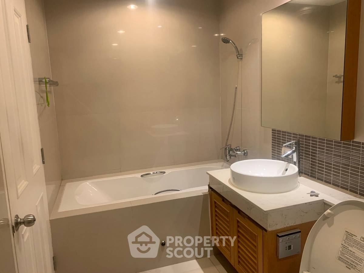 picture 2-BR Condo at The Rise Sukhumvit 39 near BTS Phrom Phong (ID 2465753) - 9/13