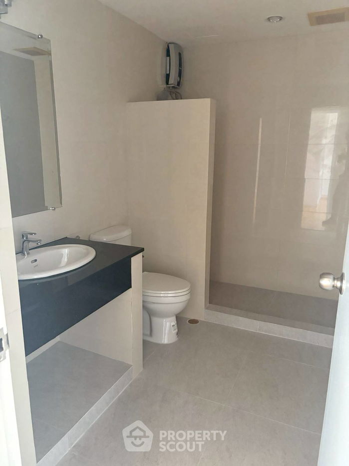 picture 3-BR Condo at Top View Tower Condominium near BTS Thong Lor (ID 2463384) - 8/11