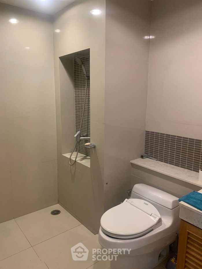 picture 2-BR Condo at The Rise Sukhumvit 39 near BTS Phrom Phong (ID 2465753) - 7/13