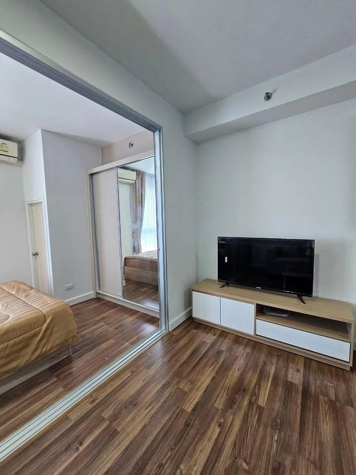 picture code : E100 a space ME Rattanathibet - 3/24