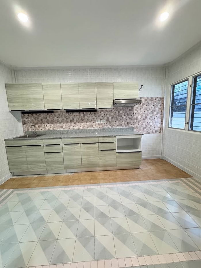 รูป ให้เช่าบ้านเดี่ยว ลาดพร้าววังหิน ซอย 18 พื้นที่กว้าง 58 ตร.วา พื้นที่ใช้สอย 300 ตร.ม. บ้านเปล่า พร้อมเฟอร์นิเจอร์บางส่วน - รูปที่ 9/21