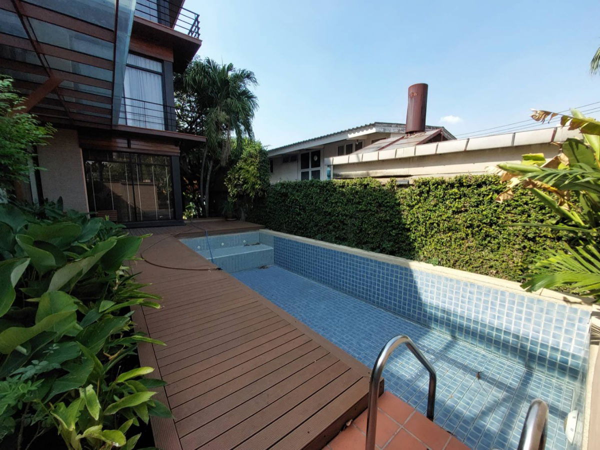 รูป ให้เช่าบ้านเดี่ยว Pool Villa ศูนย์วิจัย 4 ห้องนอน เพียง 5 กม. ถึง Central พระราม9 - รูปที่ 2/17