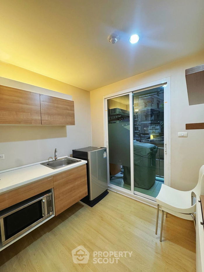 picture 1-BR Condo at Emerald Residence Ratchada near MRT Huai Khwang (ID 2465786) - 10/11