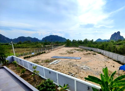 ที่ดิน ชะอำ เพชรบุรี : ขายที่ดิน แปลงสร้างบ้าน2 แปลง เนื้อที่รวม 1-0-86 ไร่   ที่ดินถมแล้วพร้อมสร้าง!