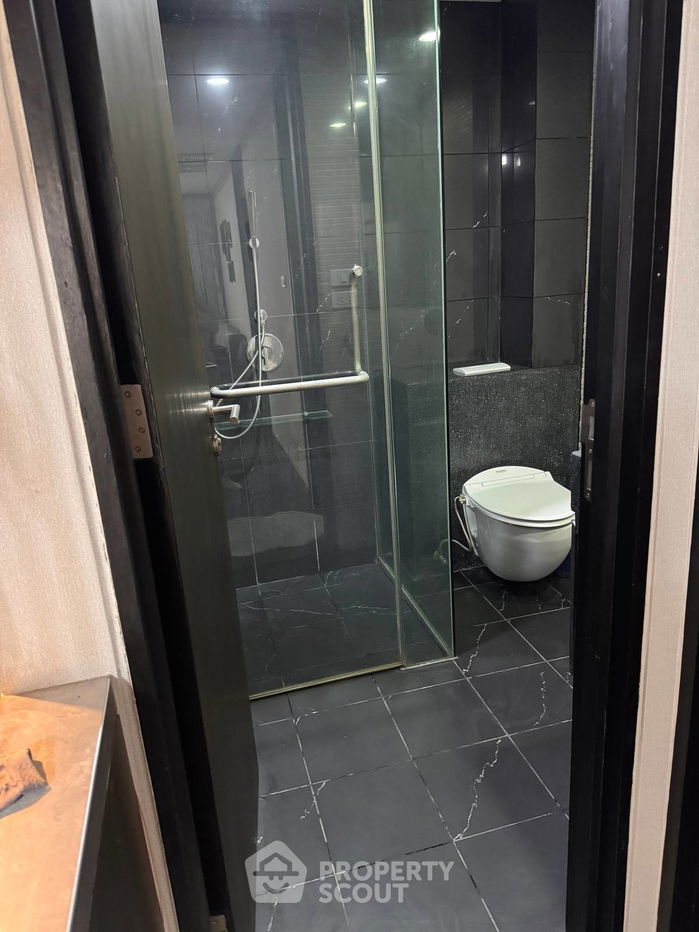 รูป คอนโด 2-ห้องนอน ที่ ไซมิส จอยญ่า ใกล้ MRT เพชรบุรี (ID 2433687) - รูปที่ 9/11