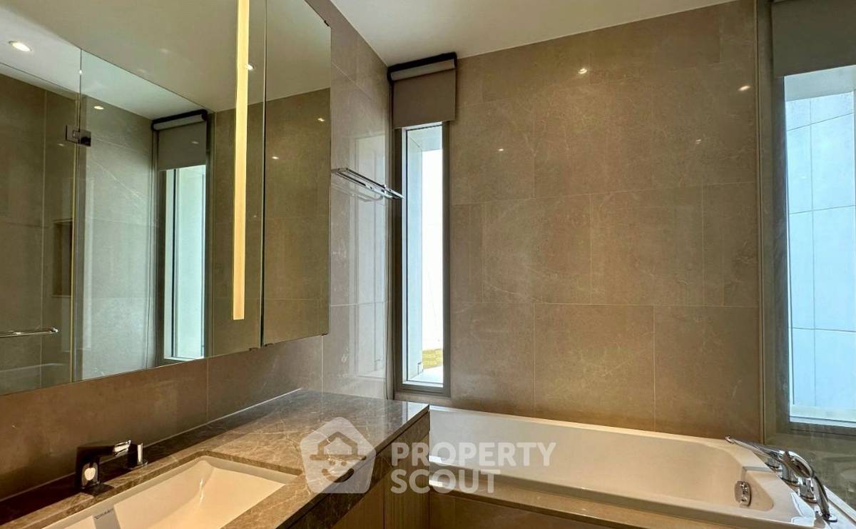 picture 2-BR Condo at Magnolias Waterfront Residences near BTS Saphan Taksin (ID 2463771) - 4/6