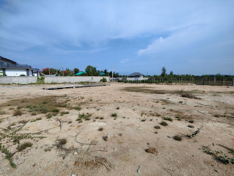 รูป ขายที่ดิน แปลงสร้างบ้าน2 แปลง เนื้อที่รวม 1-0-86 ไร่ ที่ดินถมแล้วพร้อมสร้าง! - รูปที่ 3/10