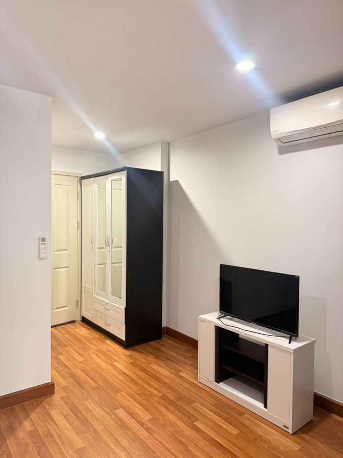 picture Condo for rent: Regent Home Sukhumvit 81 (1 bedroom), 3th floor, Building B, near BTS On Nut, 800 meters. - 1/7