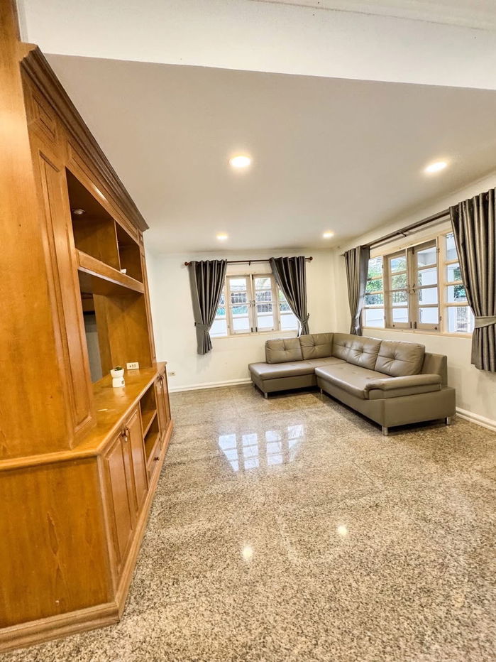 รูป ให้เช่าบ้านเดี่ยว ลาดพร้าววังหิน ซอย 18 พื้นที่กว้าง 58 ตร.วา พื้นที่ใช้สอย 300 ตร.ม. บ้านเปล่า พร้อมเฟอร์นิเจอร์บางส่วน - รูปที่ 6/21