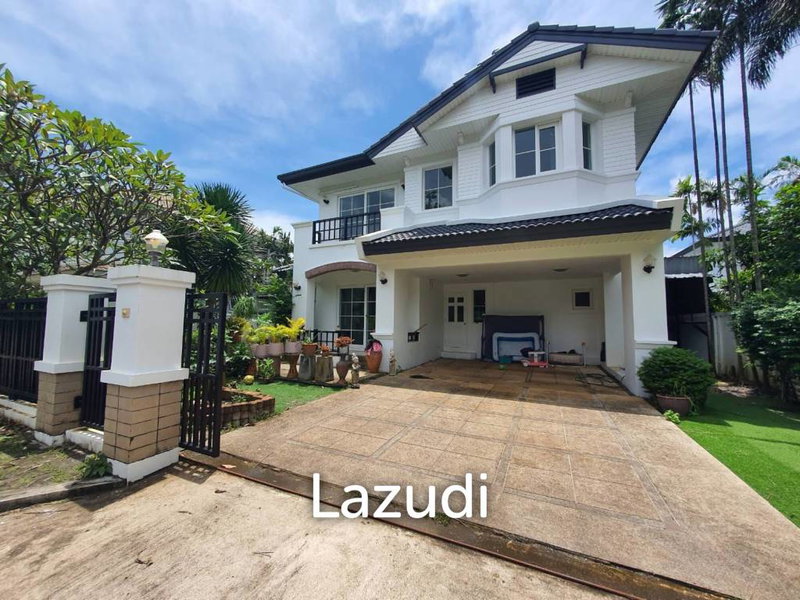 ขายบ้านเดี่ยว : 2-Storey 5-Bedroom House for Sale at Land And House Park in Chalong