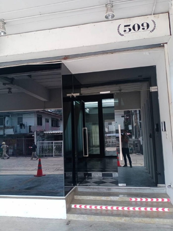 picture Great location in the heart of the city . Home office on Soi Petchburi 47 - 2/10