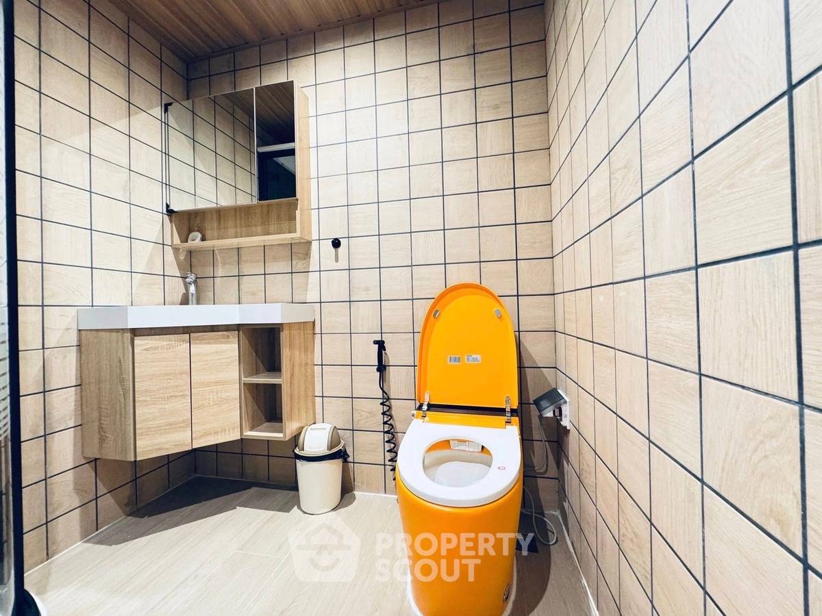 รูป คอนโด 1-ห้องนอน ที่ ณุศา สเตท ทาวเวอร์ คอนโดมิเนียม ใกล้ BTS สะพานตากสิน (ID 2465334) - รูปที่ 7/8