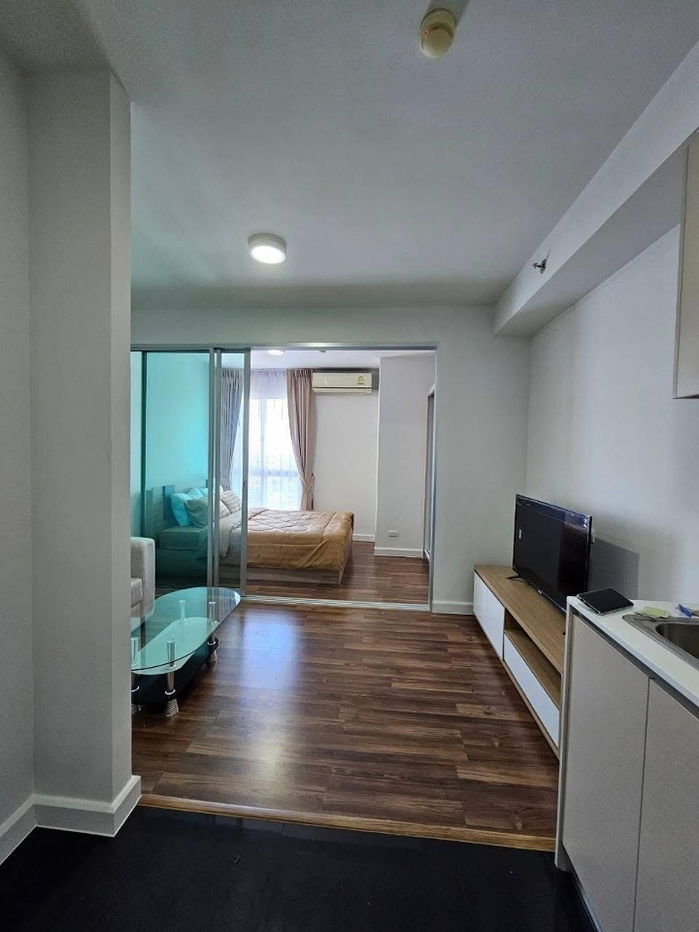 picture code : E100 a space ME Rattanathibet - 8/24