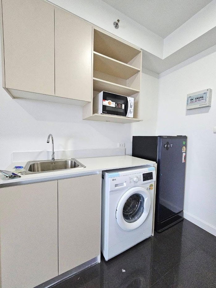 picture code : E100 a space ME Rattanathibet - 16/24