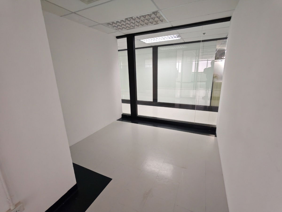 รูป พญาไท รถไฟฟ้า อยู่หน้าตึก Phayathai Plaza (พญาไท พลาซ่า) 	ขนาด 281 ตรม - รูปที่ 8/8