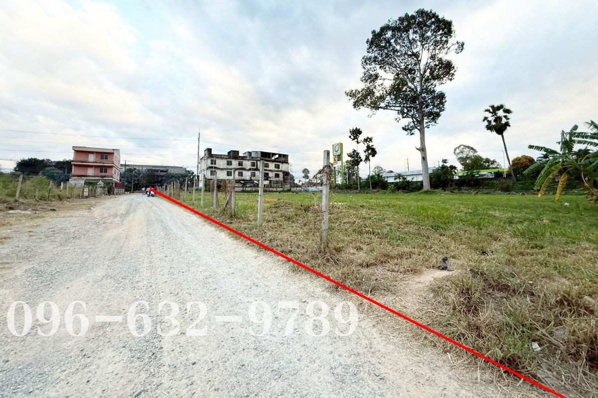 รูป ขายด่วนถูกมาก!!! ที่ดินพัทยา ขนาด 917 ตรว. ติดถนนสุขุมวิทบางละมุง แปลงมุมสวย ติดถนนสาธารณะ3ด้าน ถมแล้ว ใกล้พัทยาเพียง 1.7 กิโล - รูปที่ 3/5